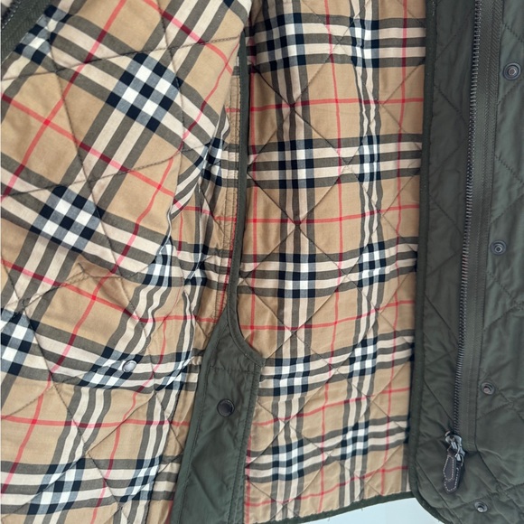 Authentic Quilted Burberry Jacket - Picture 8 of 16